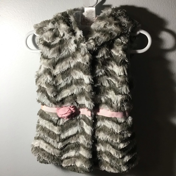 Little Lass Faux Für Vest - Picture 2 of 4